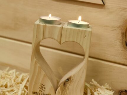 ZirbenHerz-Kerzenständer mit viel Liebe gemacht ...